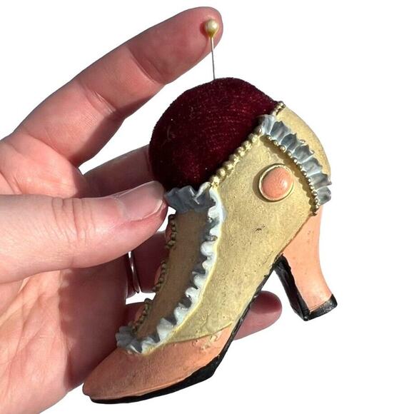 Vintage Victorian Shoe Shaped Fabric Pin Cushion Collectible Miniature - Picture 4 of 11